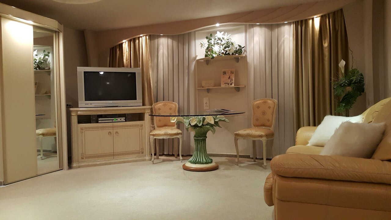 Гостиница Геолог Сургут-93