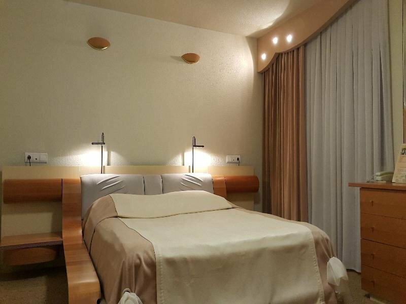 Гостиница Геолог Сургут-250