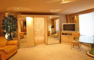 Гостиница Геолог Сургут Люкс двухкомнатный-3