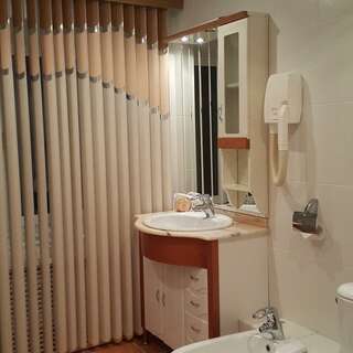 Гостиница Геолог Сургут Люкс 2-комнатный-3