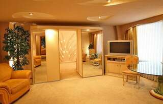 Гостиница Геолог Сургут Улучшенный люкс-2