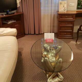 Гостиница Геолог Сургут Номер для VIP персон-4