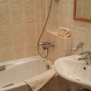 Гостиница Геолог Сургут Двухкомнатный комфорт-5