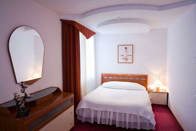 Гостиница Геолог Сургут-218